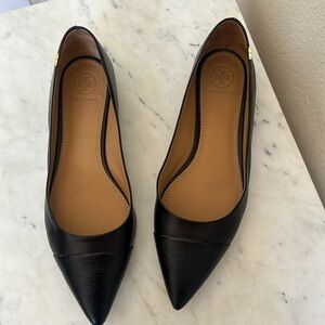 Tory Burch black pointed toe ballet flats (9.5)